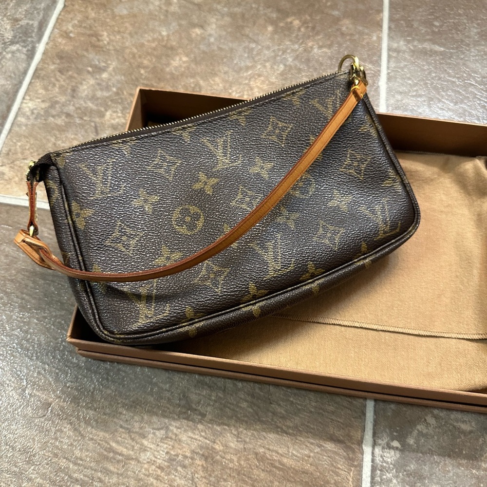 Louis Vuitton Brown Monogram Clutch